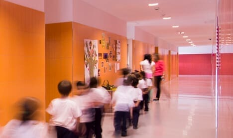 estaciones de carga en el sector educación