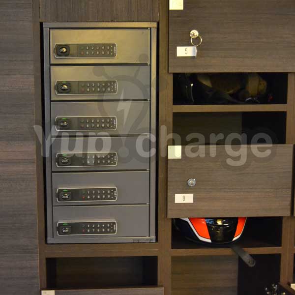 cargador-de-movil-gimnasio Yupcharge Taquillas de carga para móviles en gimnasios