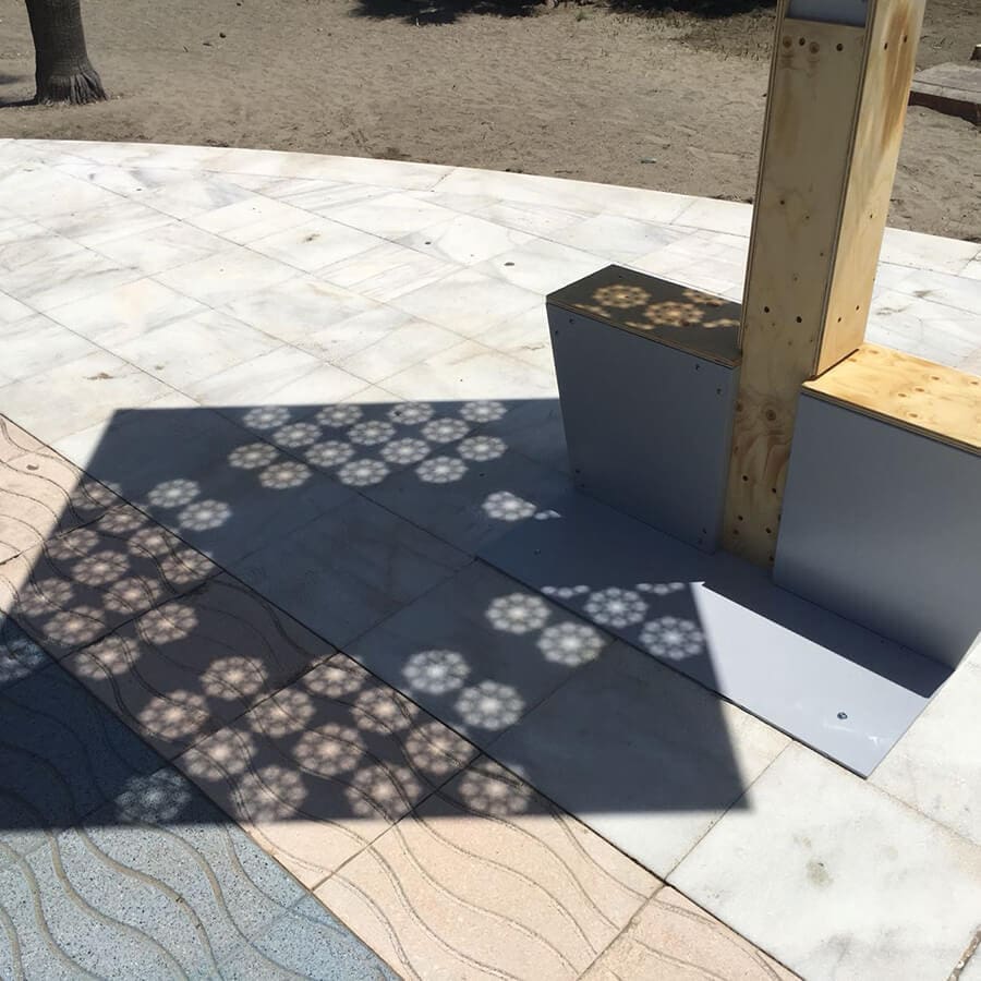 Yupcharge Cargador para móviles SmartFurniture-Soleo-Solar-Ayuntamiento Marbella zoom Placa