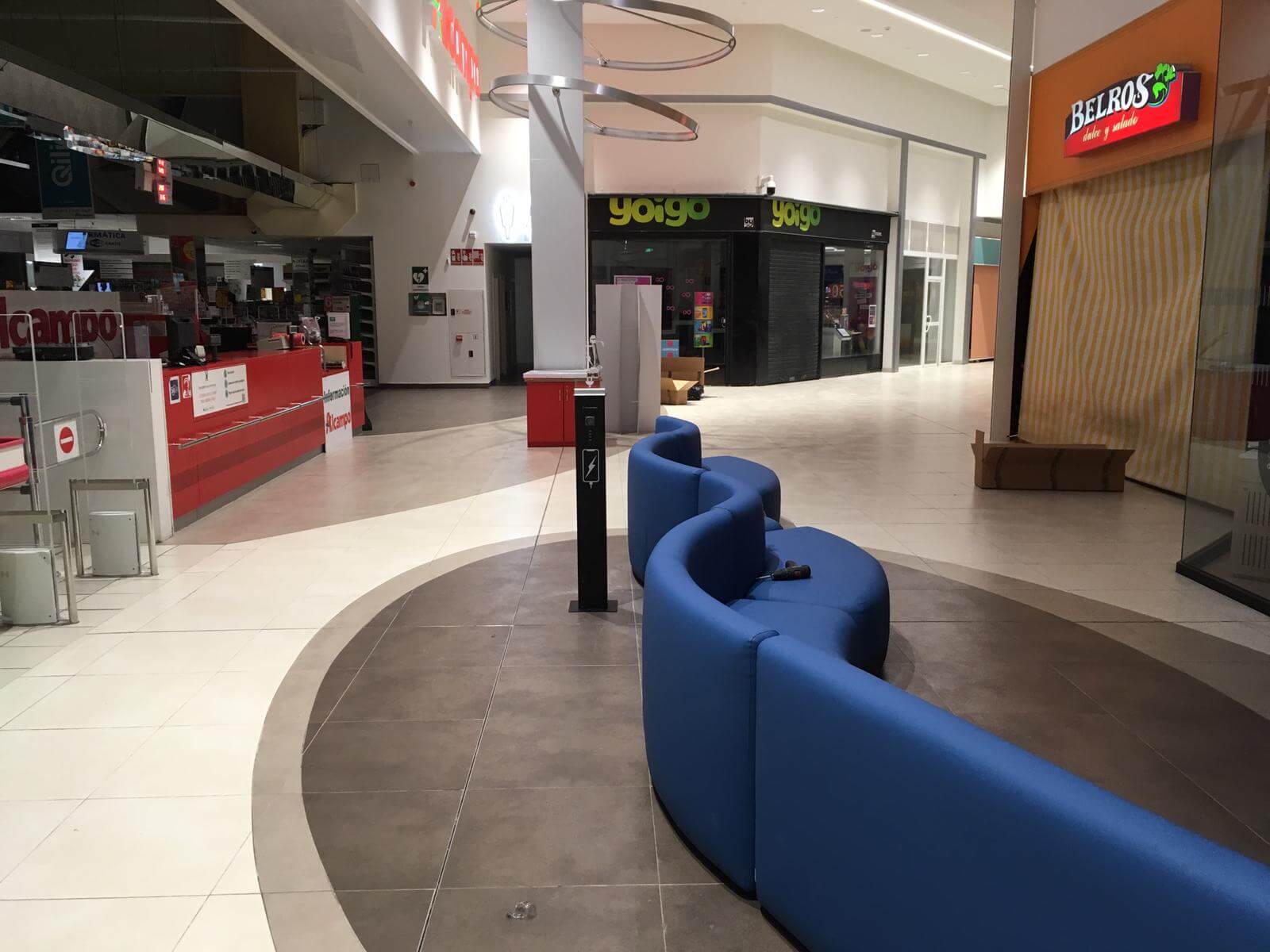 YupCharge Groove Shopping Center Abierto de Linares (13)