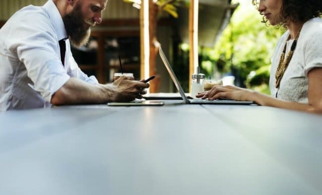 Yupcharge Cargadores móviles ideales para publicidad en punto de venta