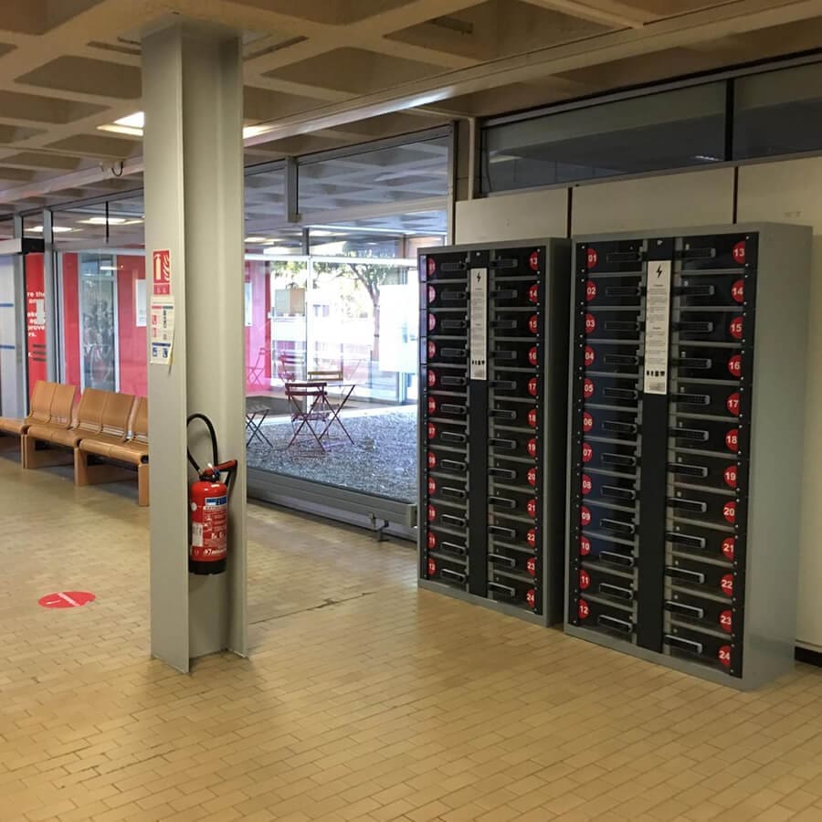 Yupcharge-Taquillas-de-carga-Wall-Emlyon2