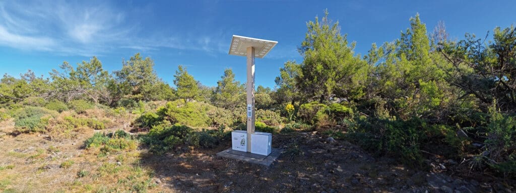 Cargador de Móviles con Placa Solar